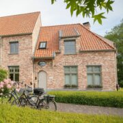 maison avec fenetres d'un fabricant de menuiserie pvc